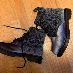 NWOT Velvet paisley Dr Martens